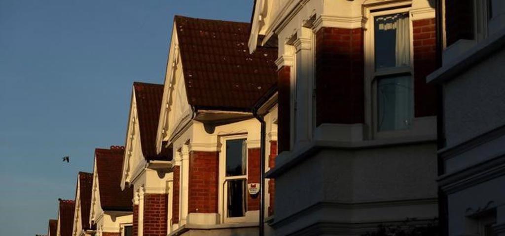 Αύξηση των τιμών των βρετανικών κατοικιών τον Φεβρουάριο σύμφωνα με την Halifax Αύξηση των τιμών των βρετανικών κατοικιών τον Φεβρουάριο σύμφωνα με την Halifax